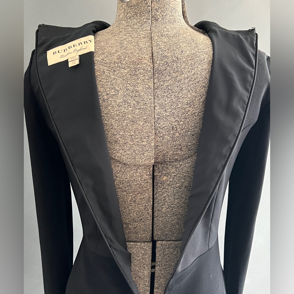 💎 🎉HOST PICK🎉 Burberry Classy, Subtle yet Sexy and Professional Black Dress - Picture 5 of 16